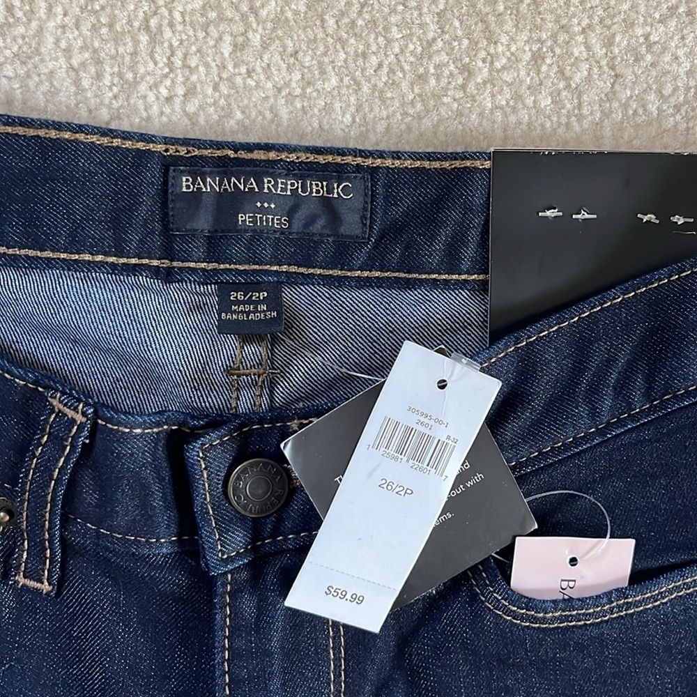 Banana Republic Women’s Petite Straight Leg Jeans NWT - Picture 3 of 9